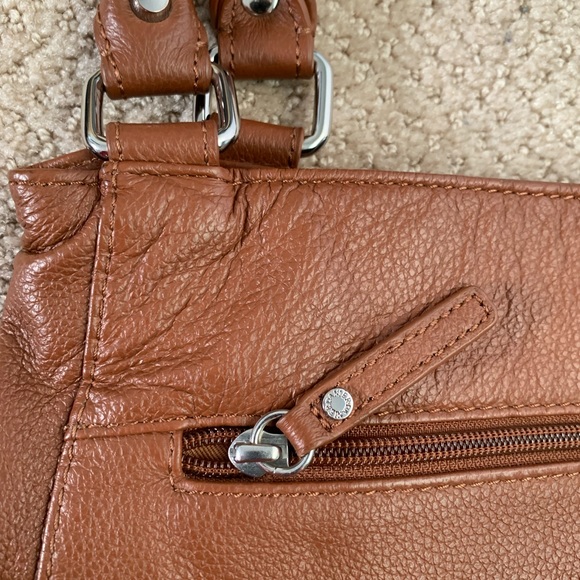 Danier leather purse - Picture 7 of 11